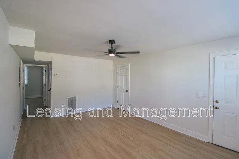 2 bed, 1.0 bath, 810 sqft, $2,995 — Photo 4