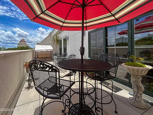 1661 Riverside Ave Photo 1