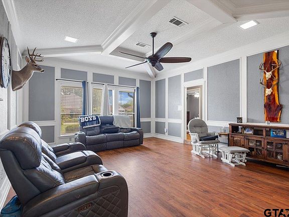 5th image of 607 Charmwood Dr