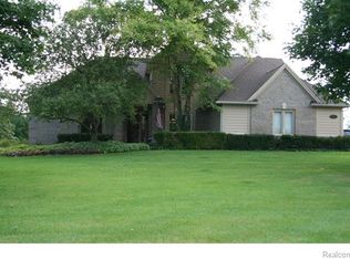 95 Jesswood Ln, White Lake, MI