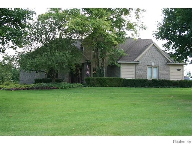 95 Jesswood Ln photo 1