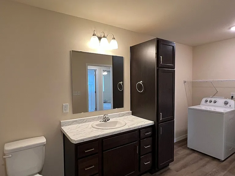 713 Caroline St — Photo 113