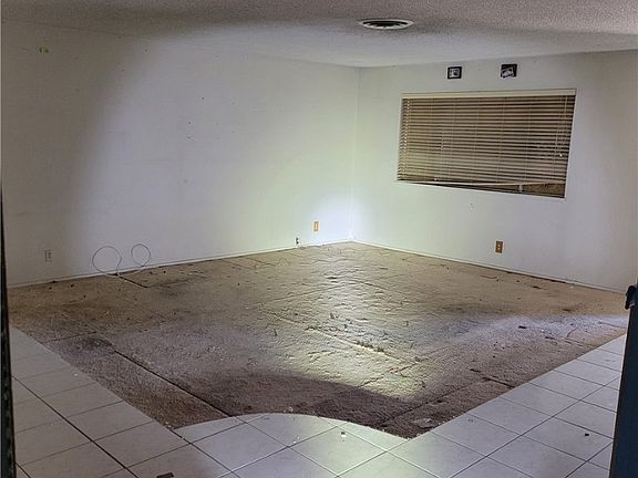 4th image of 3011 Liberty Cir S