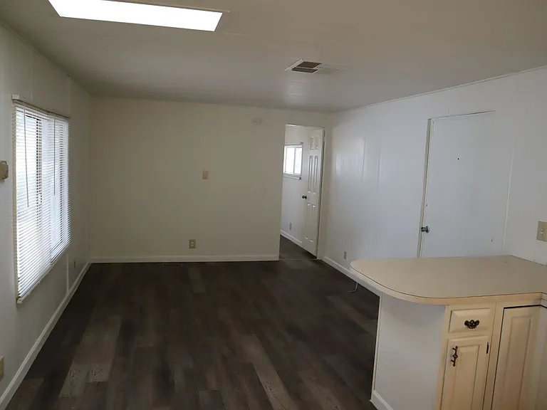 790 Greenlane #36 — Photo 10