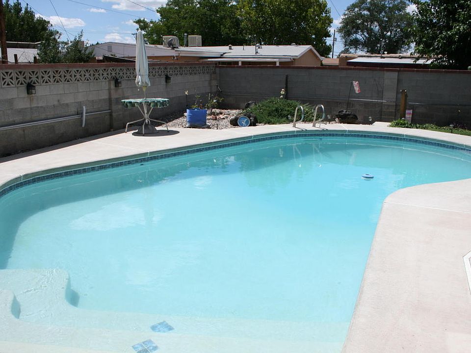1st image of 3201 Alvarado Dr NE