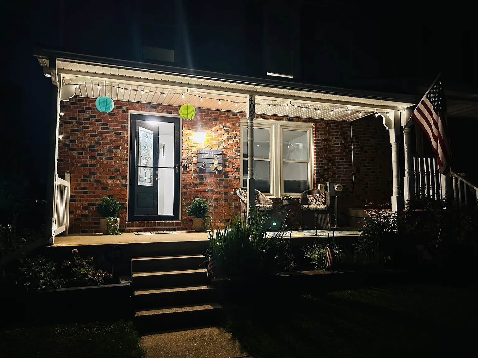 3 bed, 1.5 bath, 1220 sqft, $2,500 — Photo 2
