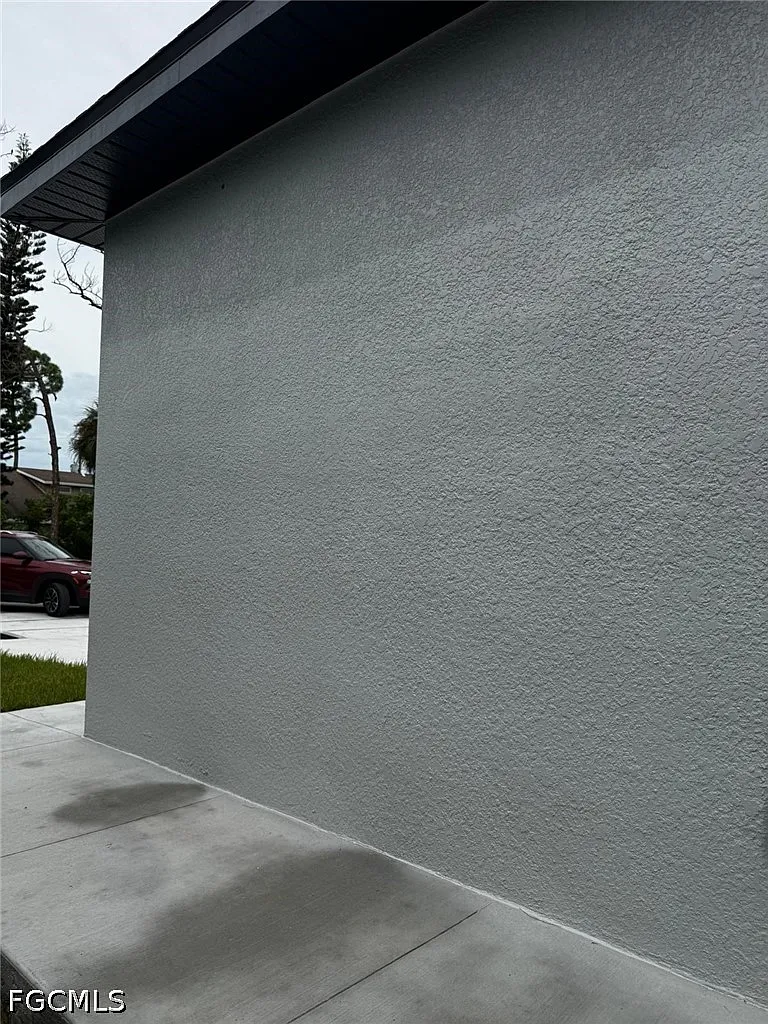 3 bed, 2.0 bath, 1200 sqft, $2,050 — Photo 4