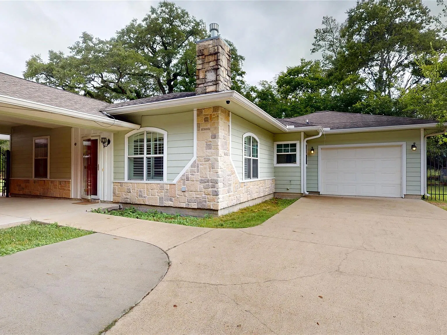 2 bed, 2.0 bath, 1200 sqft, $1,800 — Photo 3