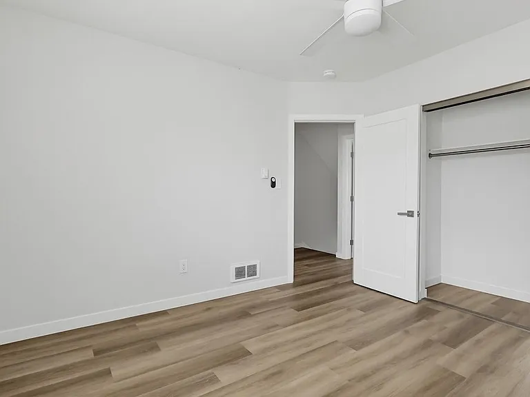 3650 Newton — Photo 29