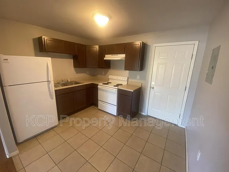 115 N Albert Pike Ave #6 — Photo 3