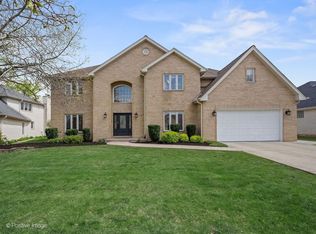 6437 Davane Ct, Downers Grove, IL 60516