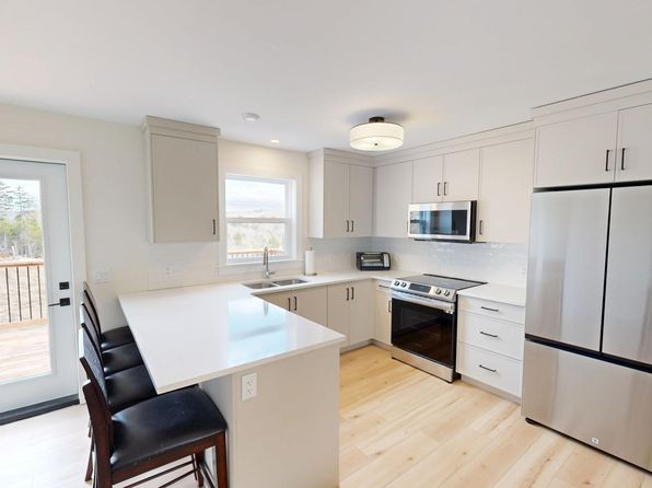 448 Winslow Dr, Halifax, NS B3Z 1H6