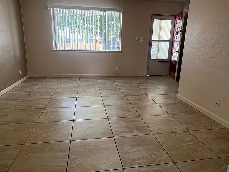 1232 Hupmobile Dr NE — Photo 9