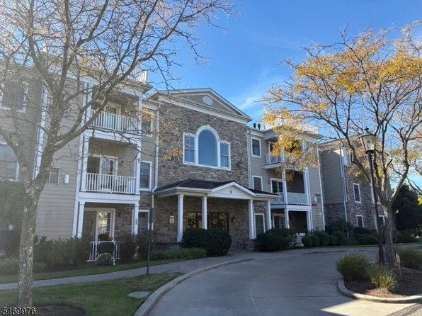 5 Tenakill Park #303, Cresskill, NJ 07626