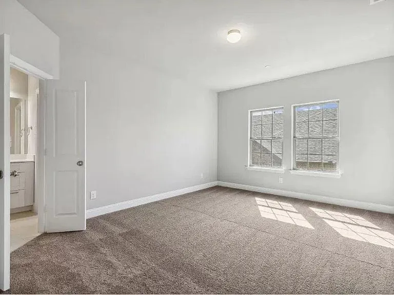 207 Suma Dr — Photo 4