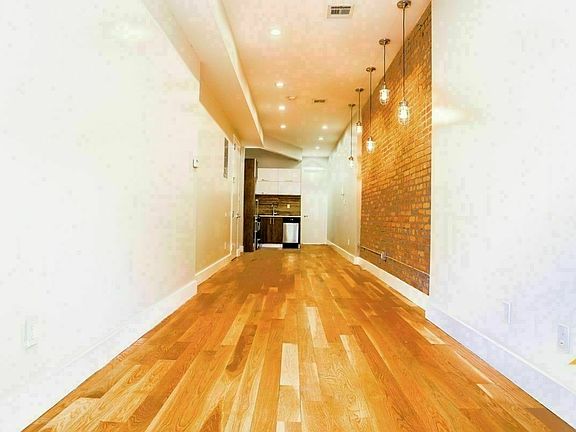 4th image of 261 Stanhope St #2U