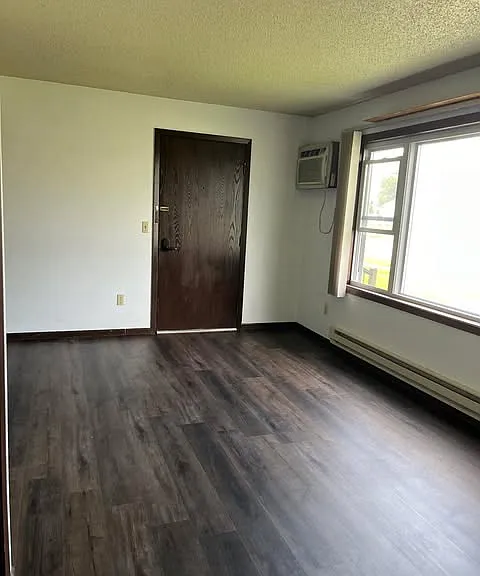 717 Garland St E #1 — Photo 4