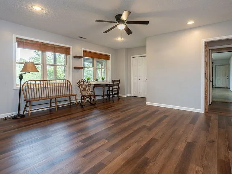 15 Tiffany Ln — Photo 19