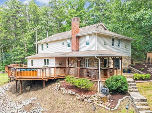 1964 Wildwood Rd, Salem, VA 24153