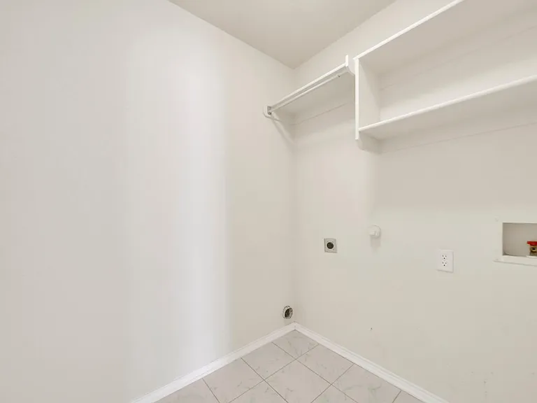 4221 Fiste — Photo 22