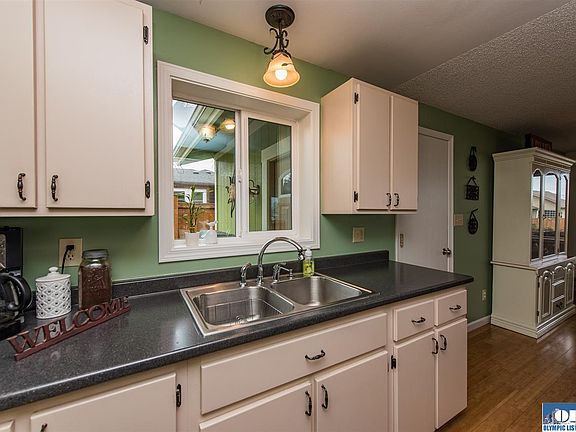 5th image of 126 W Forest Ave