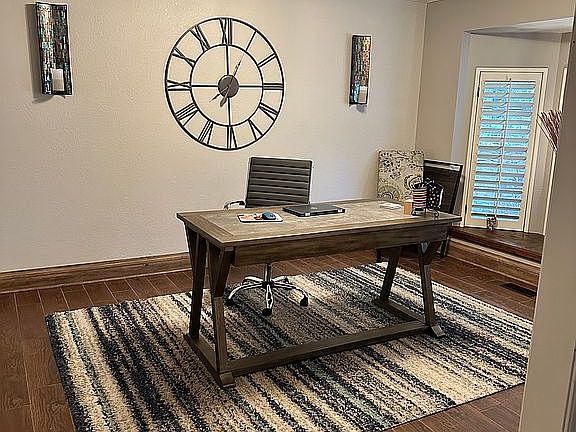 Formal dining/office 