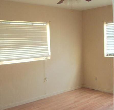 5th image of 914 Verona St