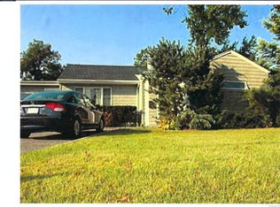 1554 Jerusalem Ave, Merrick, NY 11566