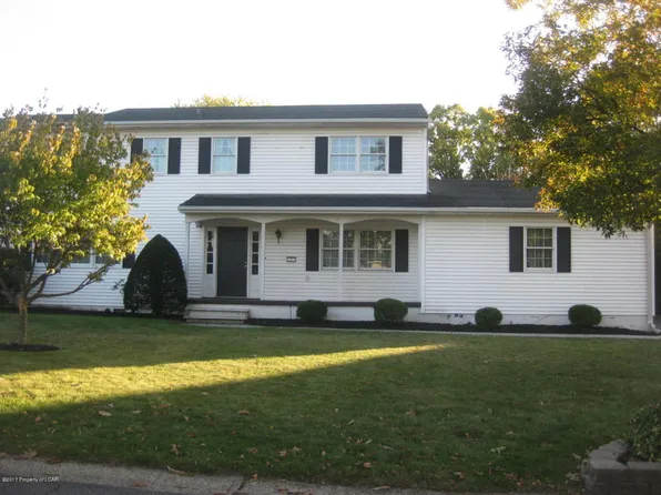 7 Manchester Dr, Wilkes Barre, PA 18702