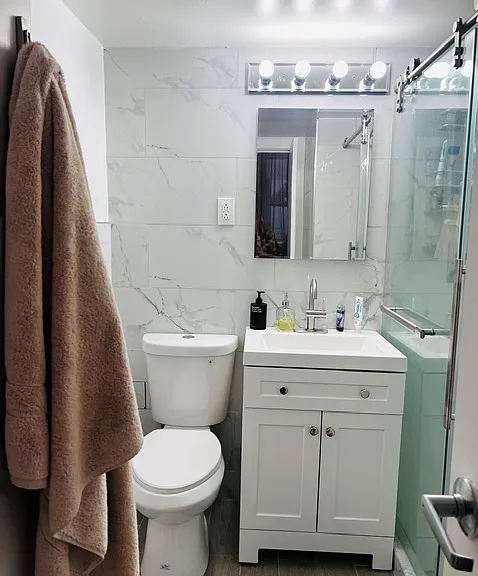 160 W 16th St #1C — Photo 5