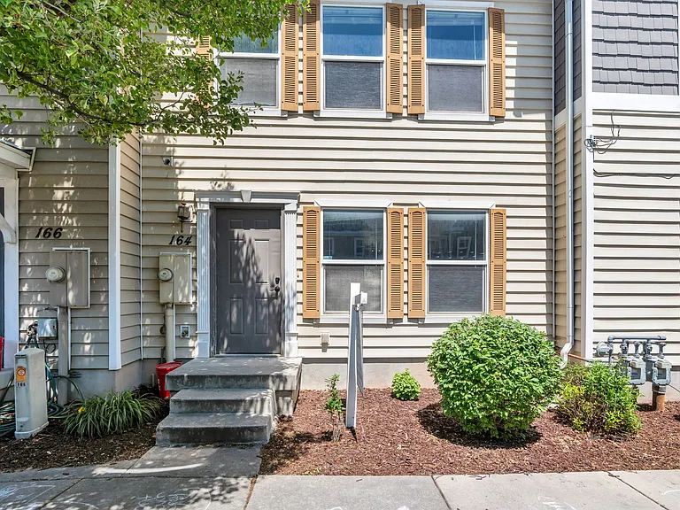 164 W Carrick Dr — Photo 3