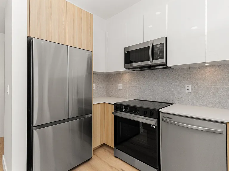 20769 Fraser Hwy #614 — Photo 17
