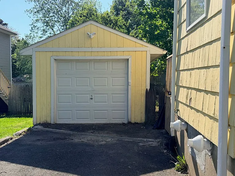 221 Meadows End Rd — Photo 15