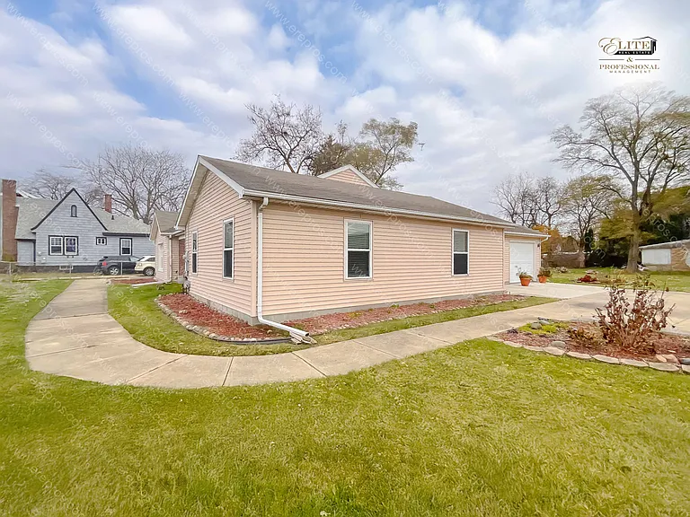 3320 E Genesee Ave — Photo 21