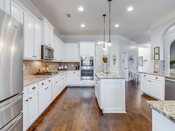 3rd image of 204 Montalcino Way