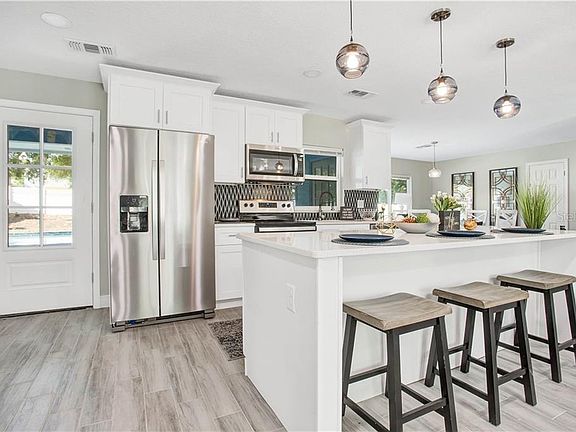5th image of 1017 S Tower Ln