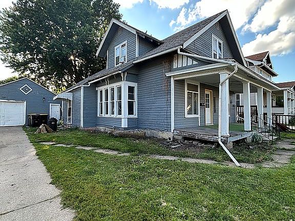 2nd image of 218 S Peterson St
