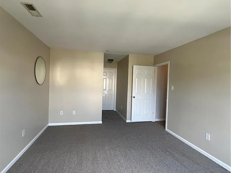 28 Wagon Wheel Rd #28 — Photo 8