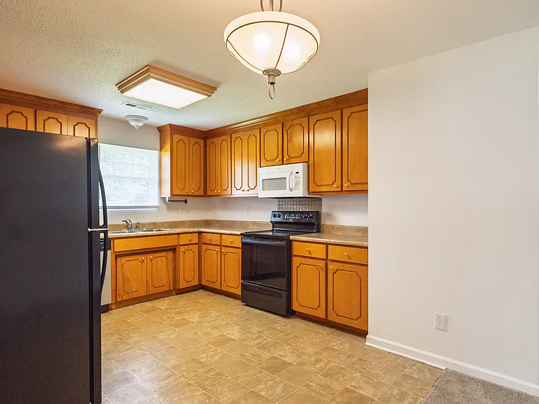252 Bethesda Rd #A — Photo 8