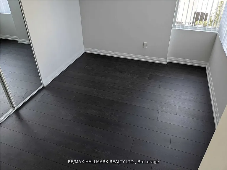 1010 Portage Pkwy #Townhouse 15 — Photo 9