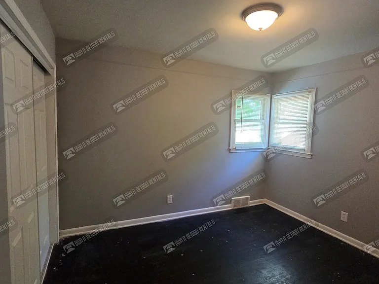 11488 Faust Ave — Photo 9