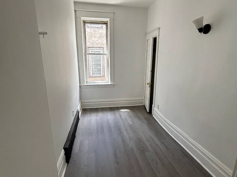 547 Minnehaha Ave E — Photo 6
