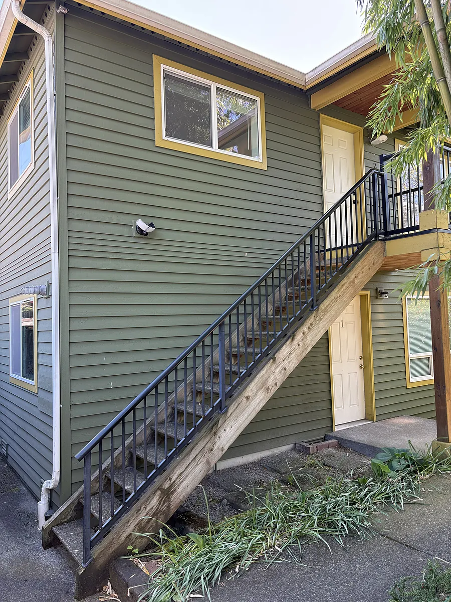 Building Photo - 2307 15th Ave S #2