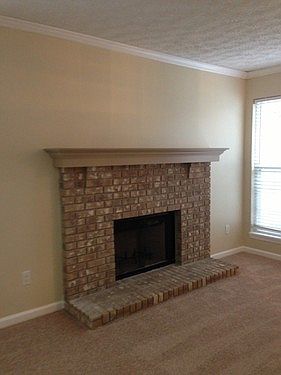 3rd image of 553 Hastings Ct