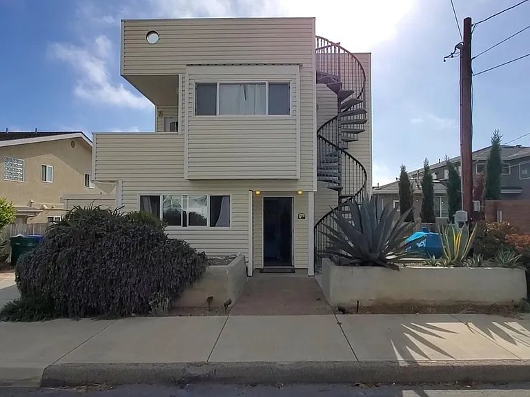 2919 Greenwood Ave — Photo 15