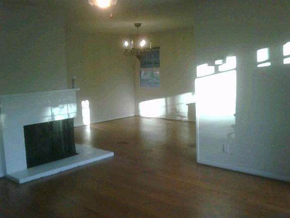 2nd image of 324 Shirley Vista St