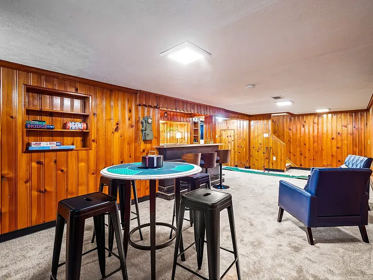 Building's Lounge