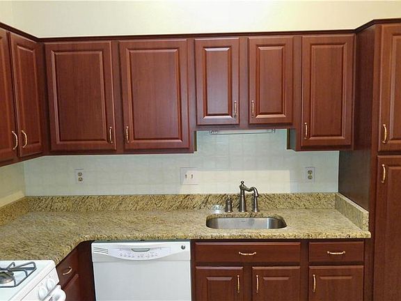 5th image of 2071 Vine Way Dr APT 82