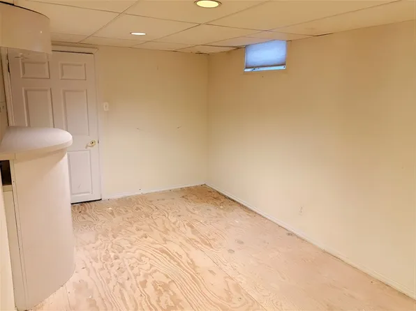 14 Monterey Avenue image 16 of 23