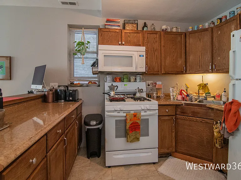 3242 N Hoyne Ave #G — Photo 5